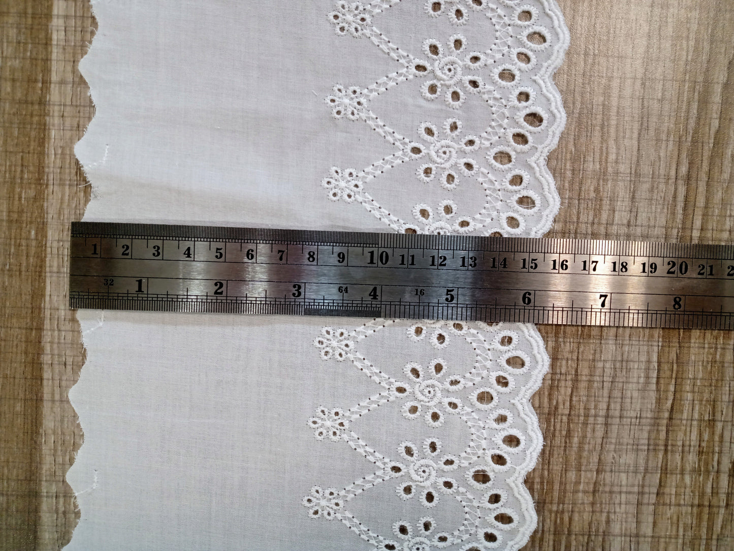 Cotton Eyelet 5" (14cm) - blanc cassé - Licence To Quilt