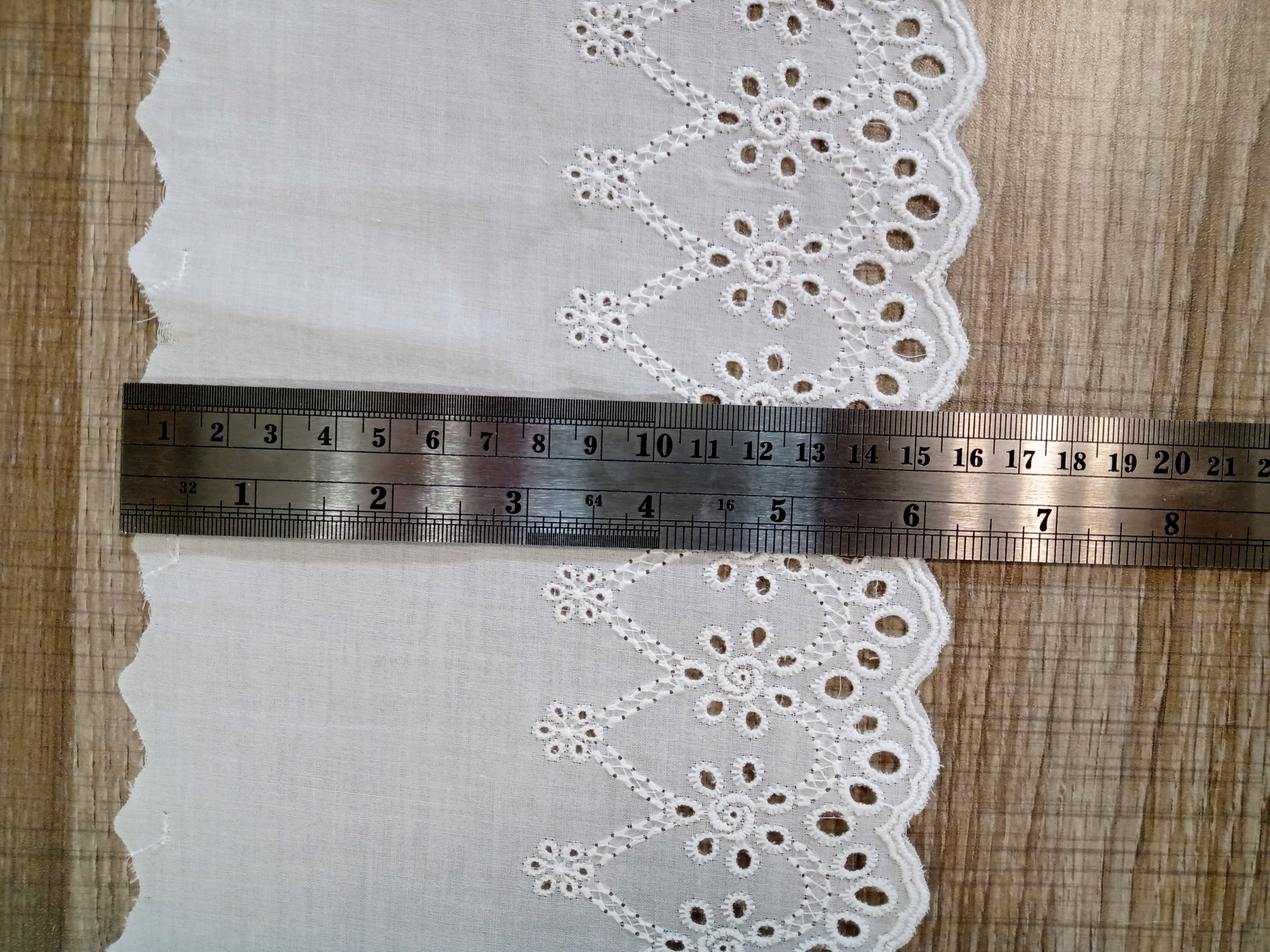 Cotton Eyelet 5" (14cm) - blanc cassé - Licence To Quilt