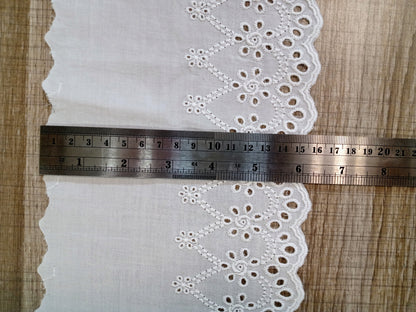 Cotton Eyelet 5" (14cm) - blanc cassé - Licence To Quilt